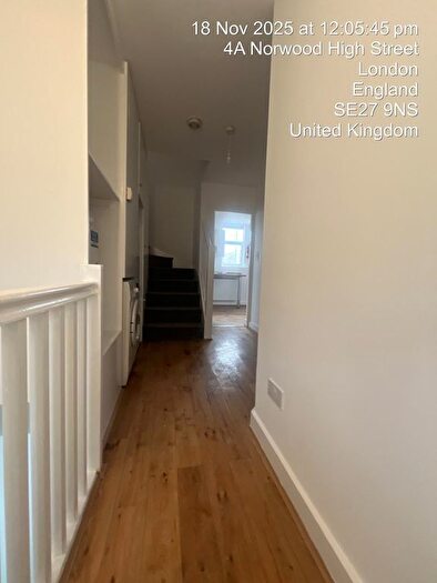 2 Bedroom Flat To Rent In Norwood High Street, London, SE27