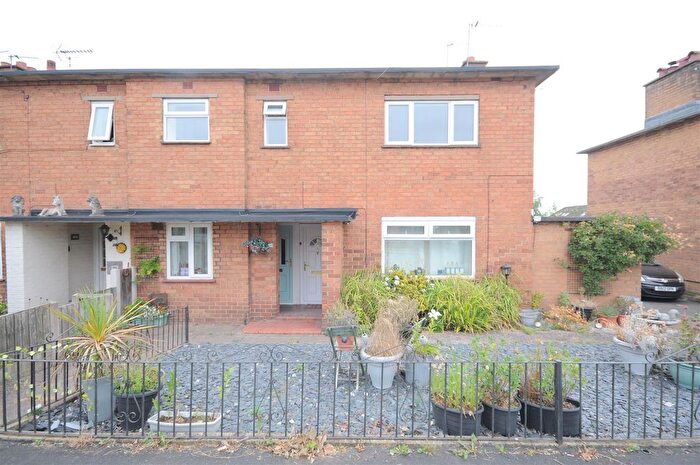 1 Bedroom Flat To Rent In Manor Rise, Walton, Stone, ST15