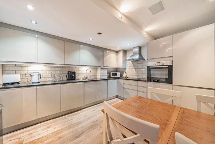 1 Bedroom Flat To Rent In Millharbour, Isle Of Dogs, London, E14