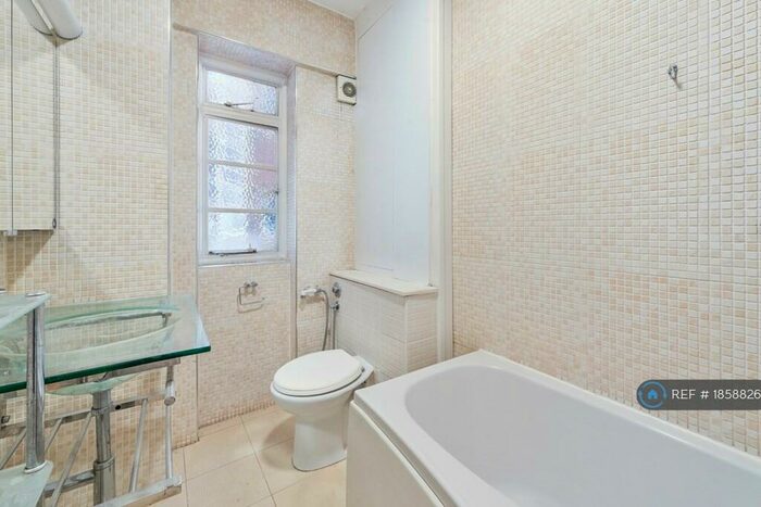 3 Bedroom Flat To Rent In Dorset House, London, NW1