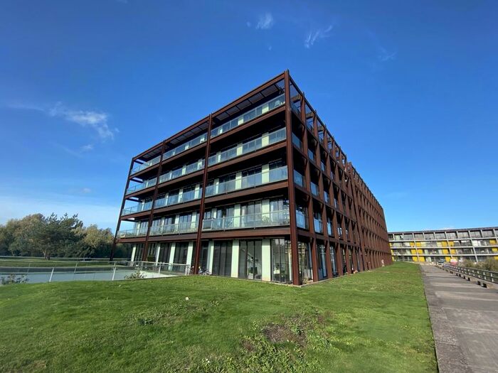 2 Bedroom Apartment To Rent In Imperial Park, Lakeshore, BS13