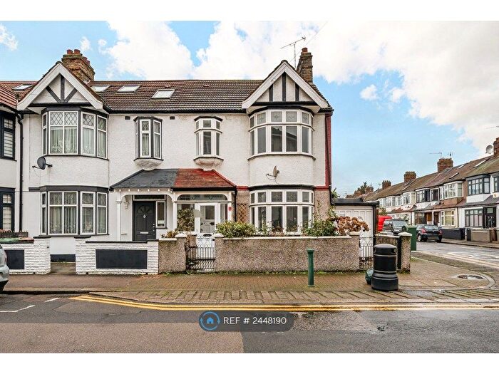 3 Bedroom End Of Terrace House To Rent In Flempton Road, London, E10