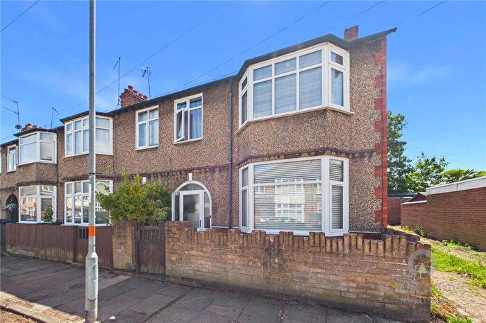 3 Bedroom End Of Terrace House For Sale In Delapre Crescent Road, Delapre, Northampton, NN4