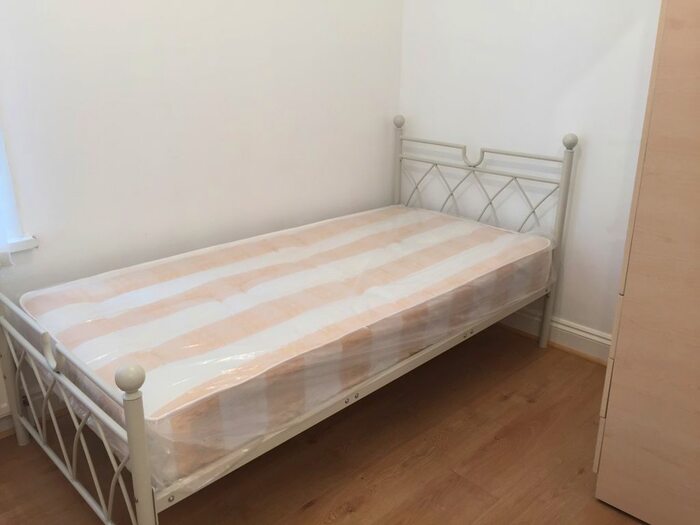 1 Bedroom Flat To Rent In Sherringham Ave, Tottenham, N17