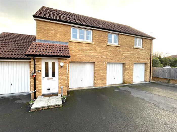 2 Bedroom Coach House For Sale In Mendip Road, Weston-super-Mare, BS23