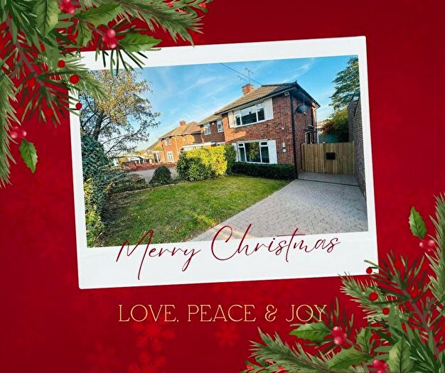 3 Bedroom Semi-Detached House For Sale In Lonsdale Drive, Rainham, ME8