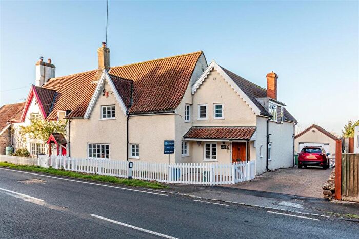 5 Bedroom End Of Terrace House For Sale In Over Lane, Almondsbury, Bristol, BS32