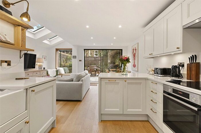 2 Bedroom Flat To Rent In Leathwaite Road, SW11