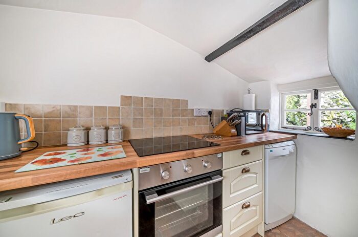 1 Bedroom Cottage For Sale In Quay Road, Polperro, Looe, Cornwall, PL13