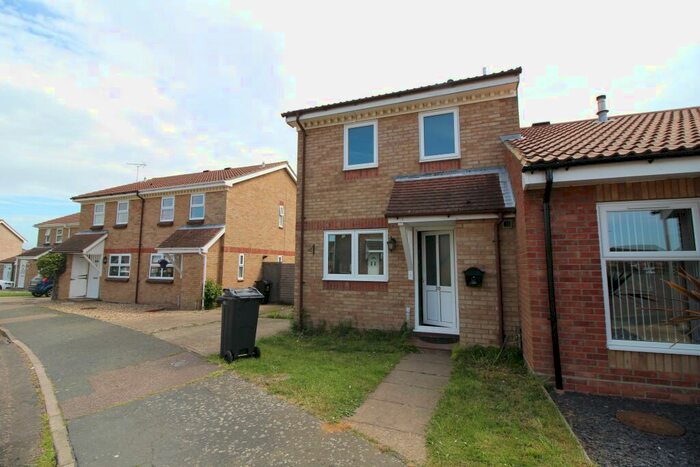 3 Bedroom Semi-Detached House To Rent In Merstham Drive, Clacton-on-Sea, CO16
