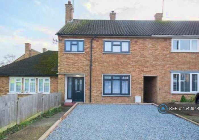 3 Bedroom Terraced House To Rent In Birkbeck Road, Shenfield, CM13