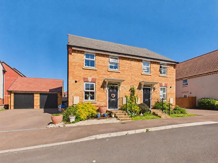 3 Bedroom Semi-Detached House For Sale In Brambling Way, Hardwicke, GL2
