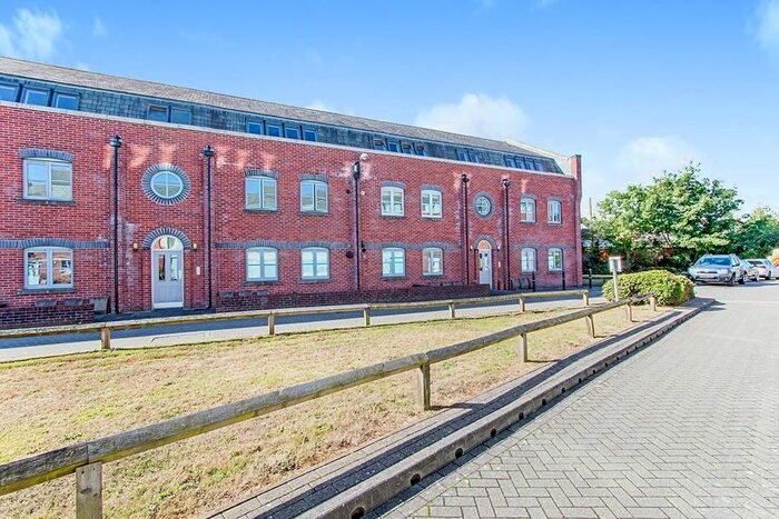 2 Bedroom Flat To Rent In Brunel Court, Truro, Cornwall, TR1