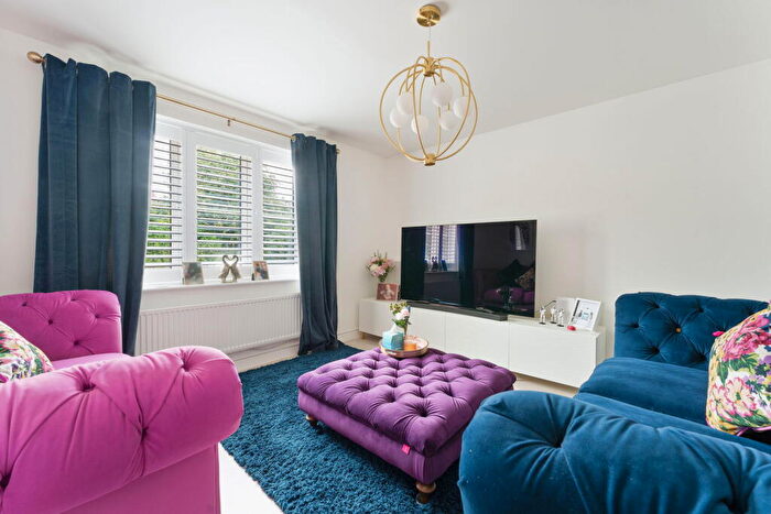 4 Bedroom Detached House For Sale In Brodie Rise, Salisbury, SP2