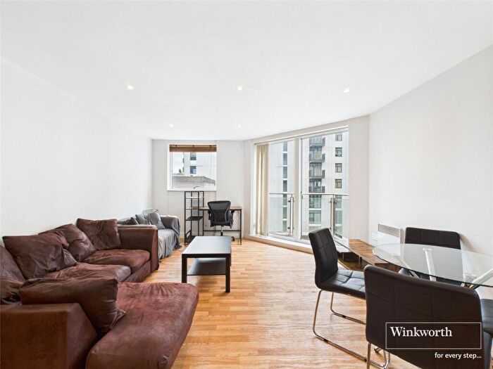 1 Bedroom Apartment To Rent In Projection West, Merchants Place, Reading, Berkshire, RG1