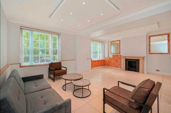 3 Bedroom Flat To Rent In Portman Square, London, W1H