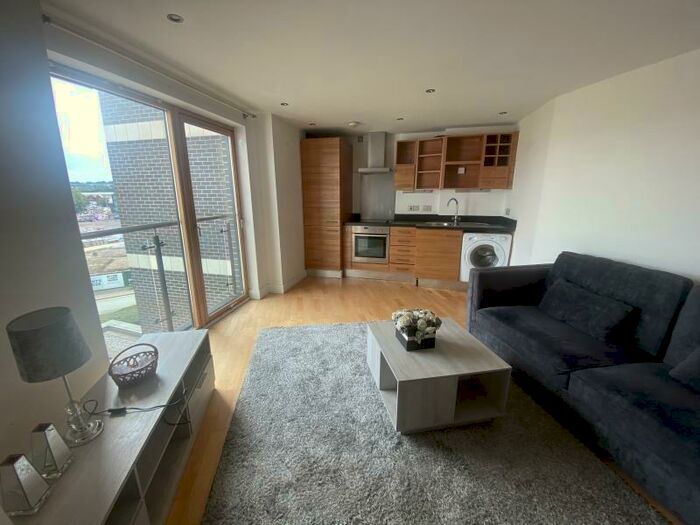 1 Bedroom Apartment To Rent In Clarence House, LS10