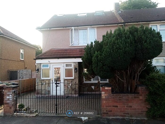 4 Bedroom End Of Terrace House To Rent In Monmouth Road, Dagenham, RM9