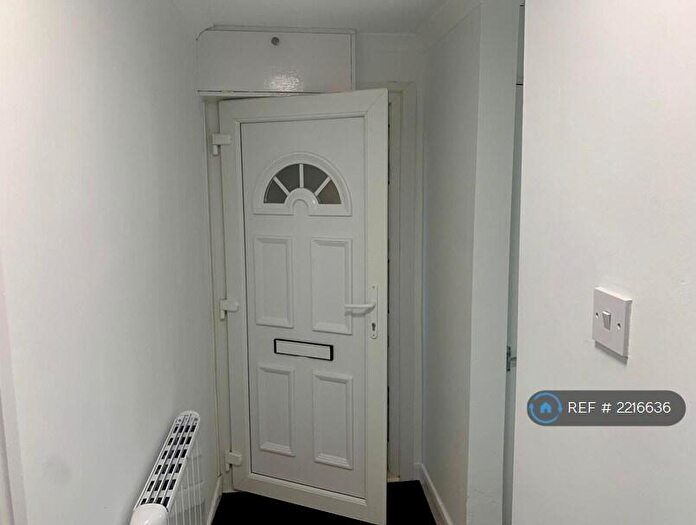 2 Bedroom Flat To Rent In Simon Court, Exhall, Coventry, CV7