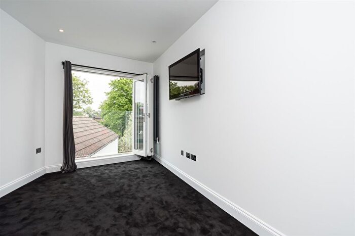 3 Bedroom Terraced House To Rent In Gleneagle Road, London, SW16