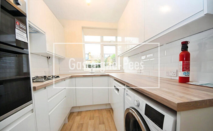 3 Bedroom House To Rent In North Kingston, KT2
