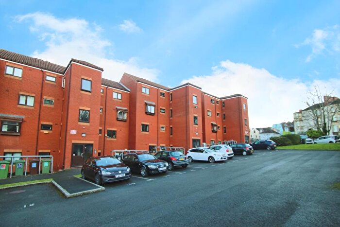 1 Bedroom Apartment To Rent In Barrington Court - Totterdown, BS4