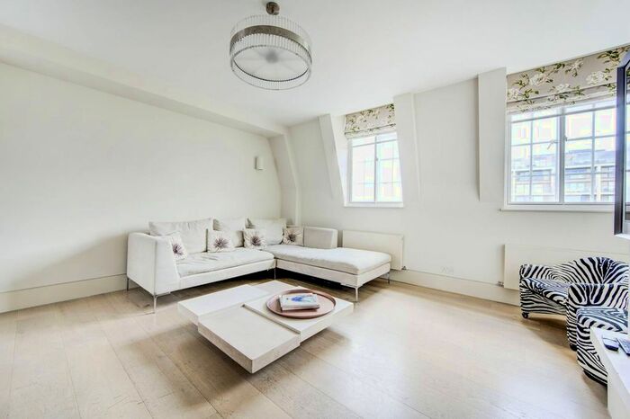 3 Bedroom Flat To Rent In Warwick Garden, Kensington, Kensington, London, W14