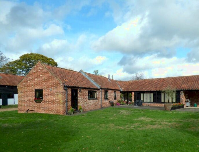 2 Bedroom Barn Conversion To Rent In London Road, Weston, Beccles, NR34