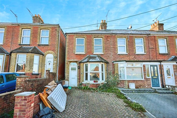 2 Bedroom End Terrace House For Sale In Alvington Road, Newport, Isle Of Wight, PO30