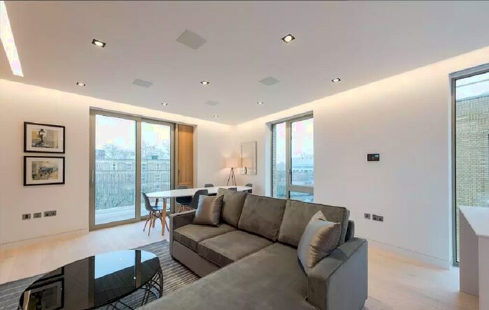 2 Bedroom Flat To Rent In Duchess Walk, Tower Hill, SE1