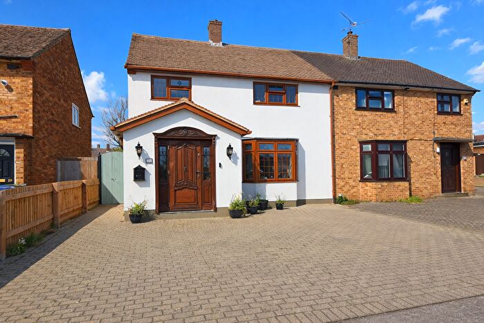 4 Bedroom Semi Detached House For Sale In Arisdale Avenue, South Ockendon, RM15