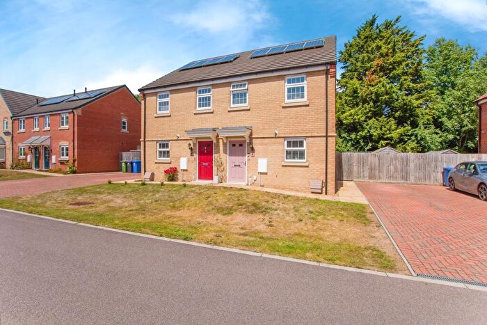 3 Bedroom Semi-Detached House For Sale In Mallow Gardens, Boston, Lincolnshire, PE21