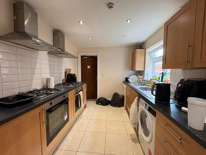 10 Bedroom Terraced House To Rent In Lodge Road, Southampton, SO14