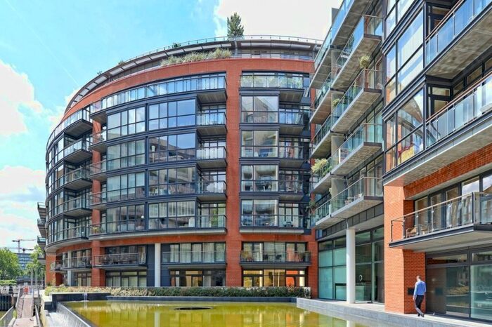 3 Bedroom Flat To Rent In Gatliff Road, Pimlico, SW1W