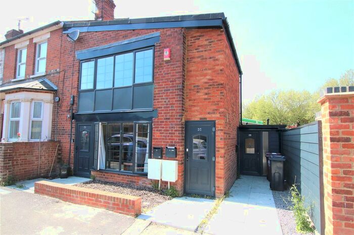 2 Bedroom Flat To Rent In Randolph Road, Reading, Berkshire, RG1