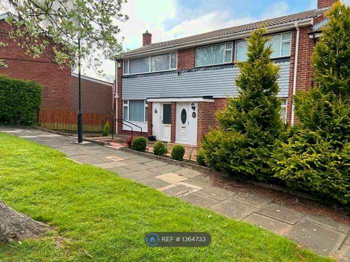 3 Bedroom End Of Terrace House To Rent In Hillhead Parkway, Newcastle Upon Tyne, NE5