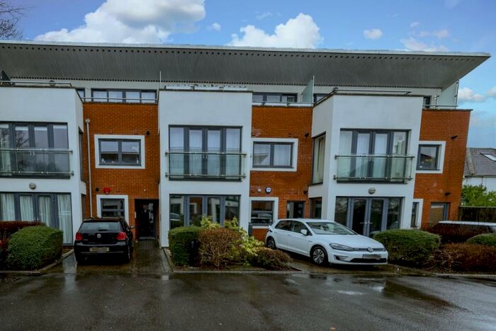 1 Bedroom Flat To Rent In Skyline Mews, High Wycombe, HP12