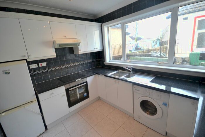2 Bedroom Terraced House For Sale In Main Street, Glasgow, G65
