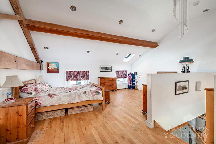 3 Bedroom End Of Terrace House For Sale In Constance Place, Millfields, Plymouth, PL1
