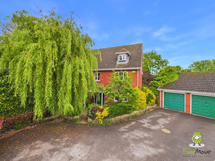 7 Bedroom Detached House For Sale In Taylor Drive Bramley, Bramley, Tadley, Hampshire, RG26