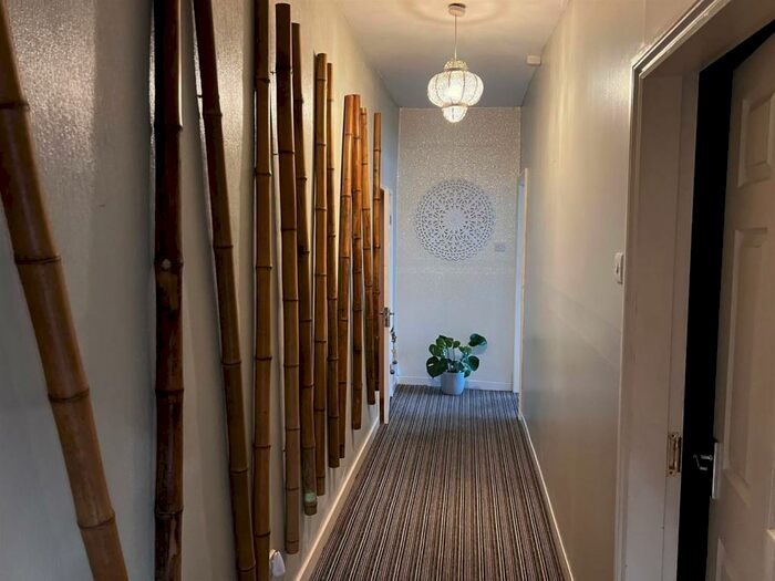 Shop To Rent In Erlinda Jelita Spa, The Weir, Hessle, HU13