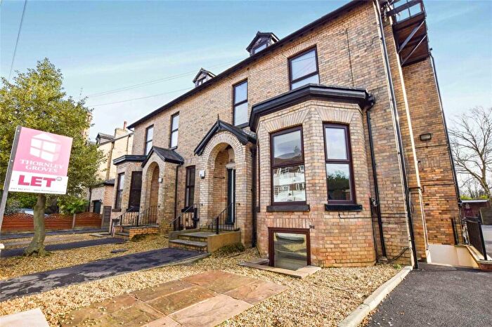 2 Bedroom Flat To Rent In Springfield Road, Sale, Cheshire, M33