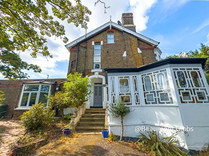 1 Bedroom Flat To Rent In Cheviot Lodge, Eglinton Hill, Shooters Hill, London, SE18