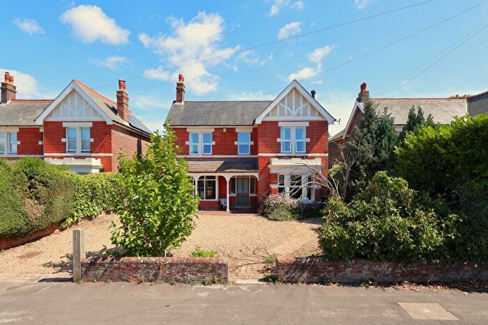 5 Bedroom Detached House For Sale In Beechworth Road, Havant, PO9