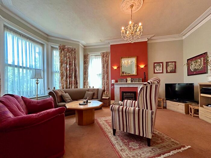 2 Bedroom Maisonette To Rent In Elizabeth Road, Worthing, BN11