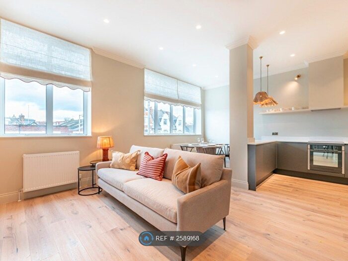 2 Bedroom Flat To Rent In Heath Road, London, TW1