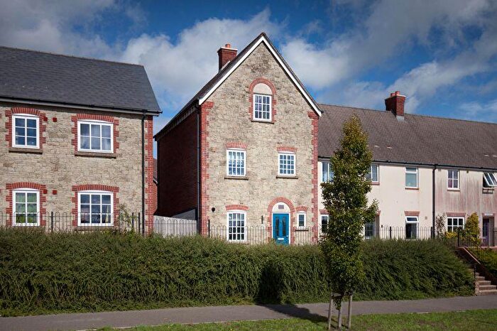 4 Bedroom End Of Terrace House For Sale In Salisbury Road, Shaftesbury, SP7