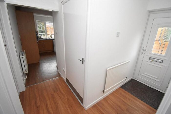 2 Bedroom Bungalow For Sale In Canberra Gardens, Luton, Bedfordshire, LU3