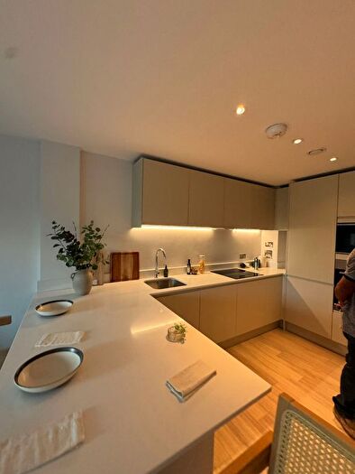 2 Bedroom Flat To Rent In Uxbridge, UB8