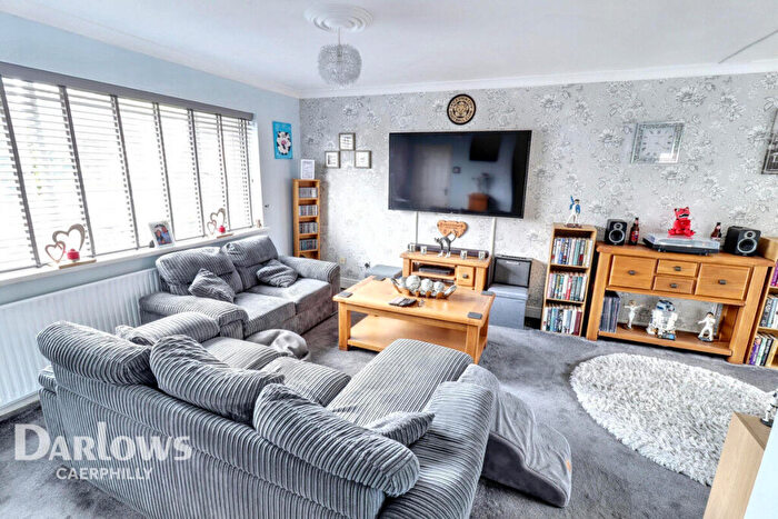 3 Bedroom Semi-Detached House For Sale In Oxwich Close, Hengoed, CF82